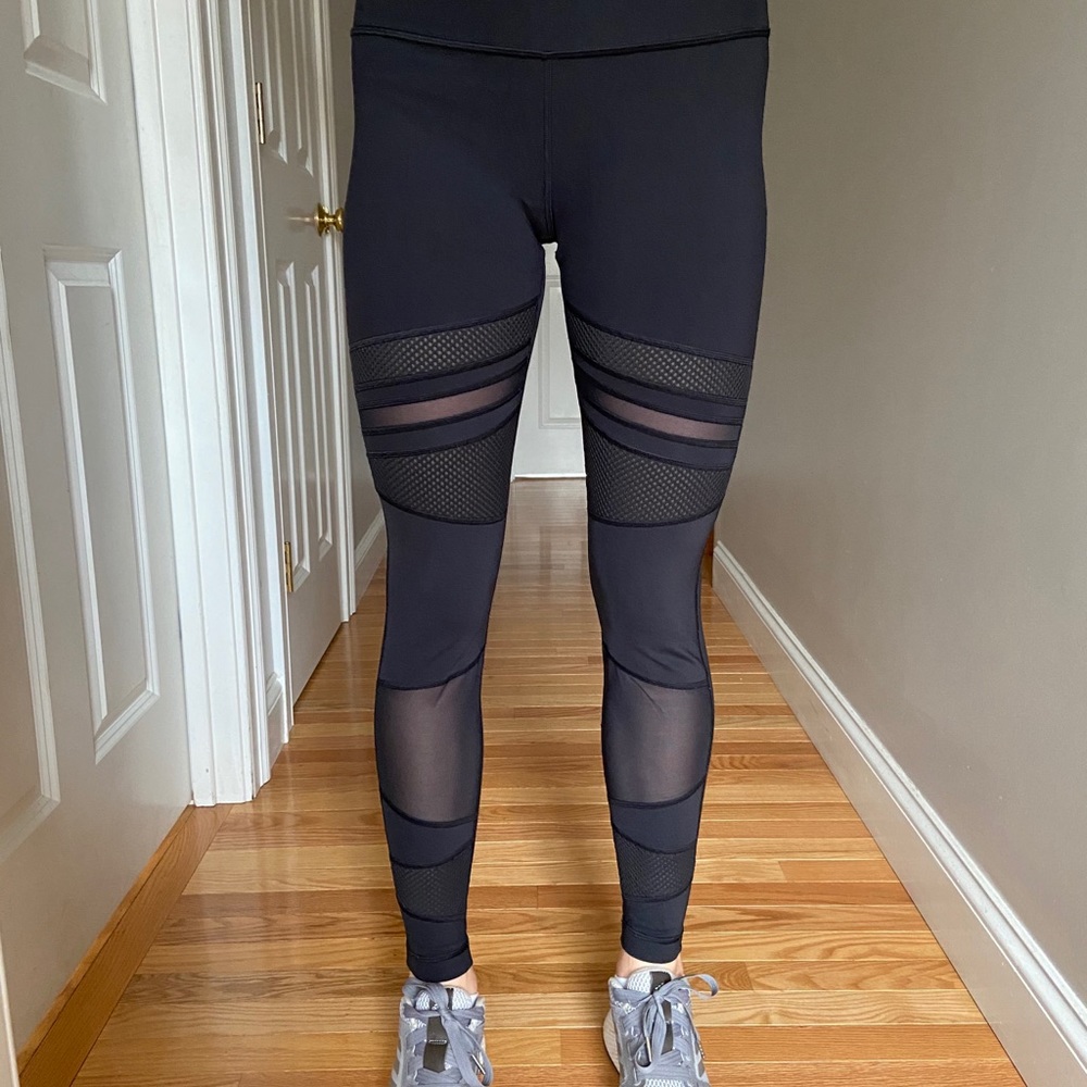 Lululemon Wunder Under Mix & Mesh Size 6